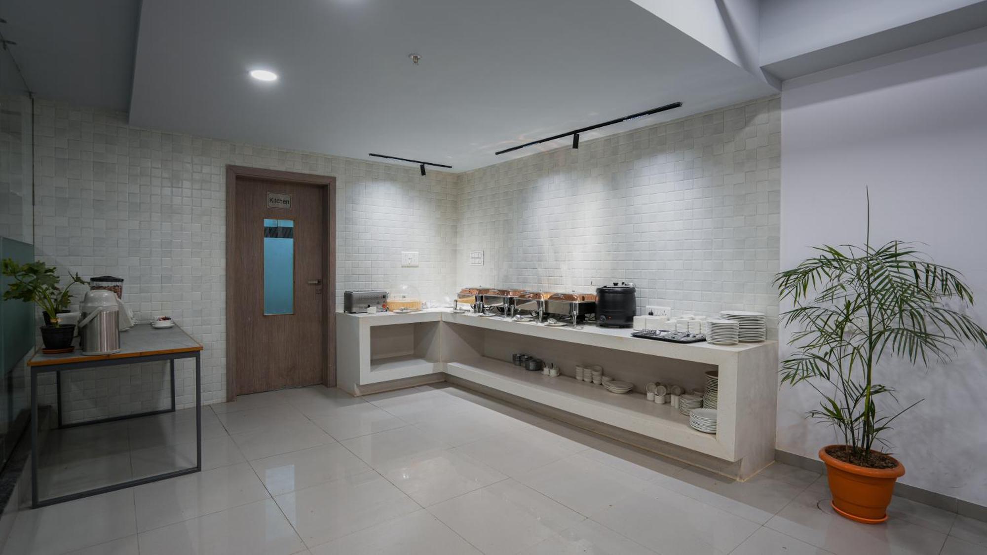 Hotel Downtown Γκαντχιναγκάρ Εξωτερικό φωτογραφία